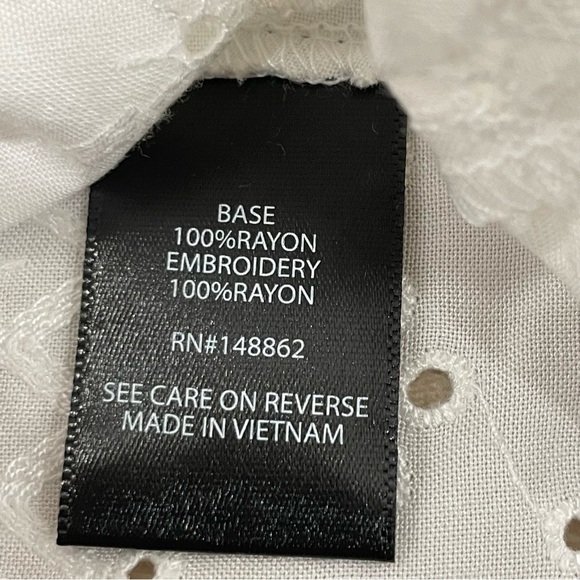 NWT Torrid Women's 4X (26) Plus Size Eyelet Button Up Long Sleeve White Cloud - Picture 13 of 15